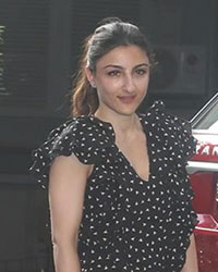 Soha Ali Khan with her daughter Inaaya