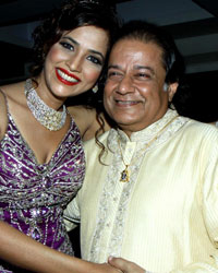 Tanisha Singh and Anup Jalota