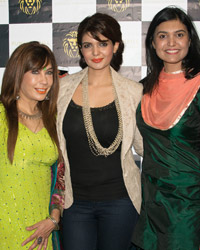 Hiten Paintal,Vandana Vadera,Ihana Dhillon,Kiran Dhillon and Sharhaan Singh