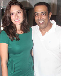 Dina Umarova and Vindu Dara Singh