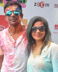 Sunil Grover and Sambhawna Seth