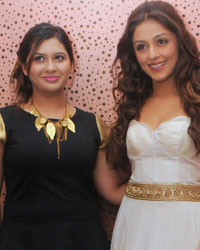 Manali Jagtap  with Aarti Chhabria