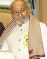 Director K. Vishwanath gets the Dadasaheb Phalke award