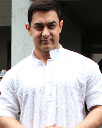 Aamir Khan at Aamir Khan Celebrates Eid