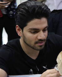 Sooraj Pancholi at Adoptathon 2016