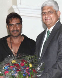 Ajay Devgn Gifts Tata Sumo To Mumbai Police