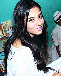 Amrita Rao at Amrita Rao Visits Pratham NGO