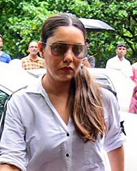 Gauri Khan at Arif Patel Funeral