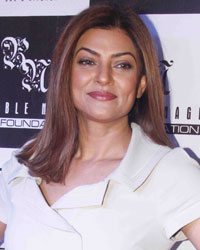 Sushmita Sen at Art Show by Underprivileged Children