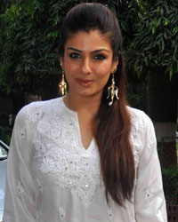 Raveena Tandon at Art Week 2014