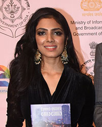 Malvika Mohnan and Ishaan Khattar Malvika Mohnan and Ishaan Khattar