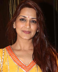 Sonali Bendre at Bollywood Celebrates Ganesh Chaturthi 2016