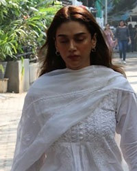 Aditi Rao Hydari at Bollywood Pays Last Respect To Shaukat Azmi