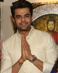 Manish Paul at Bollywood Stars Celebrate Ganesh Chaturthi