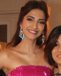 Sonam Kapoor and Sunidhi Chauhan