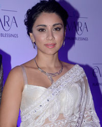 Amrita Puri at Bridal Collection by Evara Platinum Blessings