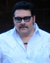 Celebs Throng Salman`s Residence