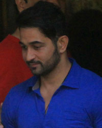 Celebs Throng Salman`s Residence