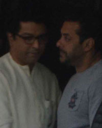 Celebs Throng Salman`s Residence