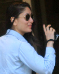 Kareena Kapoor at Celebs Throng Salman`s Residence