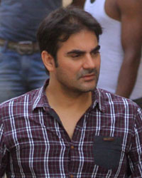 Arbaaz Khan at Celebs Visit Salman After HC Verdict