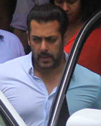 Salman Khan at Celebs Visit Salman After HC Verdict