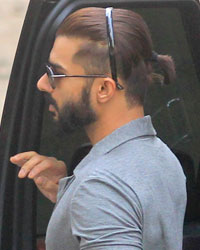 Shahid Kapoor at Celebs Visit Salman After HC Verdict