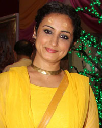 Divya Dutta at Celebs at ISKCON Temple