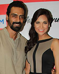 Arjun Rampal and Esha Gupta