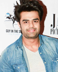 Manish Paul at Colours Khidkiyaan Theatre Festival 2017