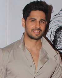 Sidharth Malhotra at Colours Khidkiyaan Theatre Festival 2017