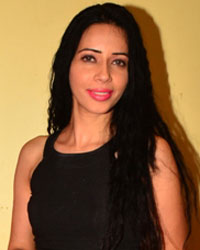 Rozlyn Khan at Dekha Jo Pehli Baar Film DVD Launch