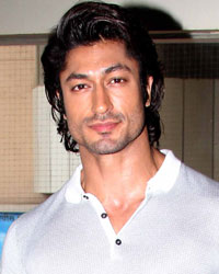 Vidyut Jamwal at Dillagi Song Launch