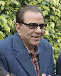 Gippy Grewal, Dharmendra and Gurpreet Guggi Gippy Grewal, Dharmendra and Gurpreet Guggi