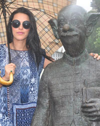 Neha Dhupia at ETKS Team Pays Tribute to RK Laxman