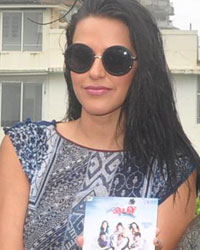 Ekkees Toppon Ki Salaami Team Pays Tribute to RK Laxman