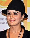 Preity Zinta at Eat Delete Book Launch