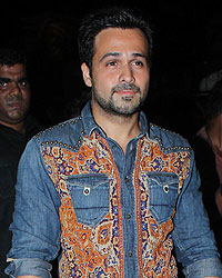 Emraan Hashmi at Emraan Hashmi Sells Tickets