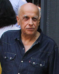 Mahesh Bhatt at Engagement of Sakshi Bhatt