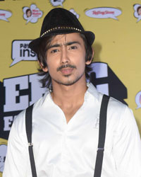 Adnaan Shaikh Adnaan Shaikh