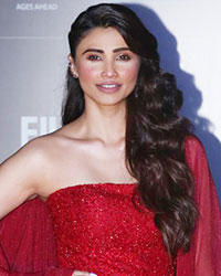 Daisy Shah at Filmfare Glamour And Style Awards 2019