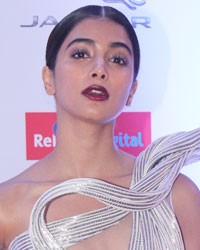 Pooja Hegde at Filmfare Glamour and Style Awards 2016