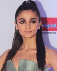 Alia Bhatt at Filmfare Glamour and Style Awards 2016