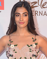 Pooja Hegde at Filmfare Glamour and Style Awards 2017