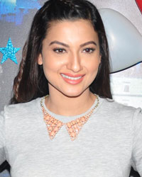 Gauhar Khan at Gauhar and Prachi at Country Club Press Meet