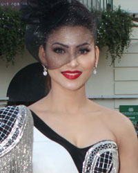 Urvashi Rautela at Gitanjali Indian 1000 Guineas Race 2016