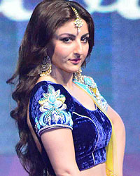 Soha Ali Khan at Globoil Awards 2014