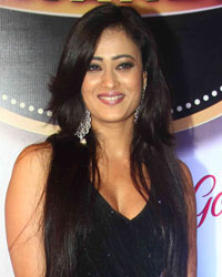 Shweta Tiwari at Gold Awards 2015 Red Carpet