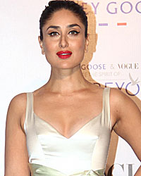 Kareena Kapoor at Grey Goose Fly Beyond Awards 2014