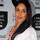 Kareena Kapoor at Guests at LFW Summer Resort-2011